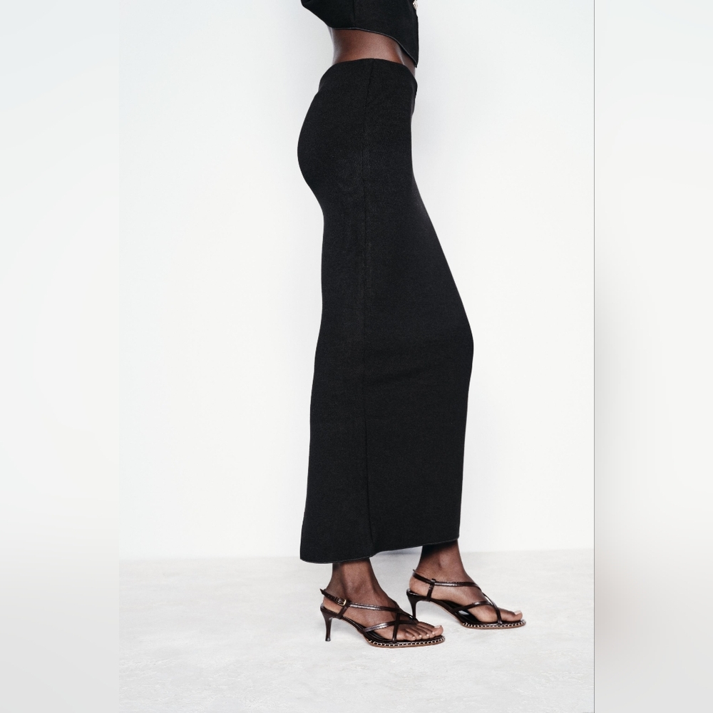 🥀 Zara Stretch•knit Skirt